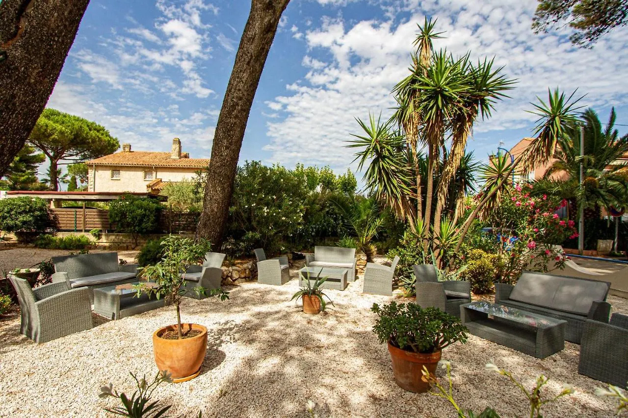 Logis Hotel Restaurant Le Kalliste Hyeres 2*,